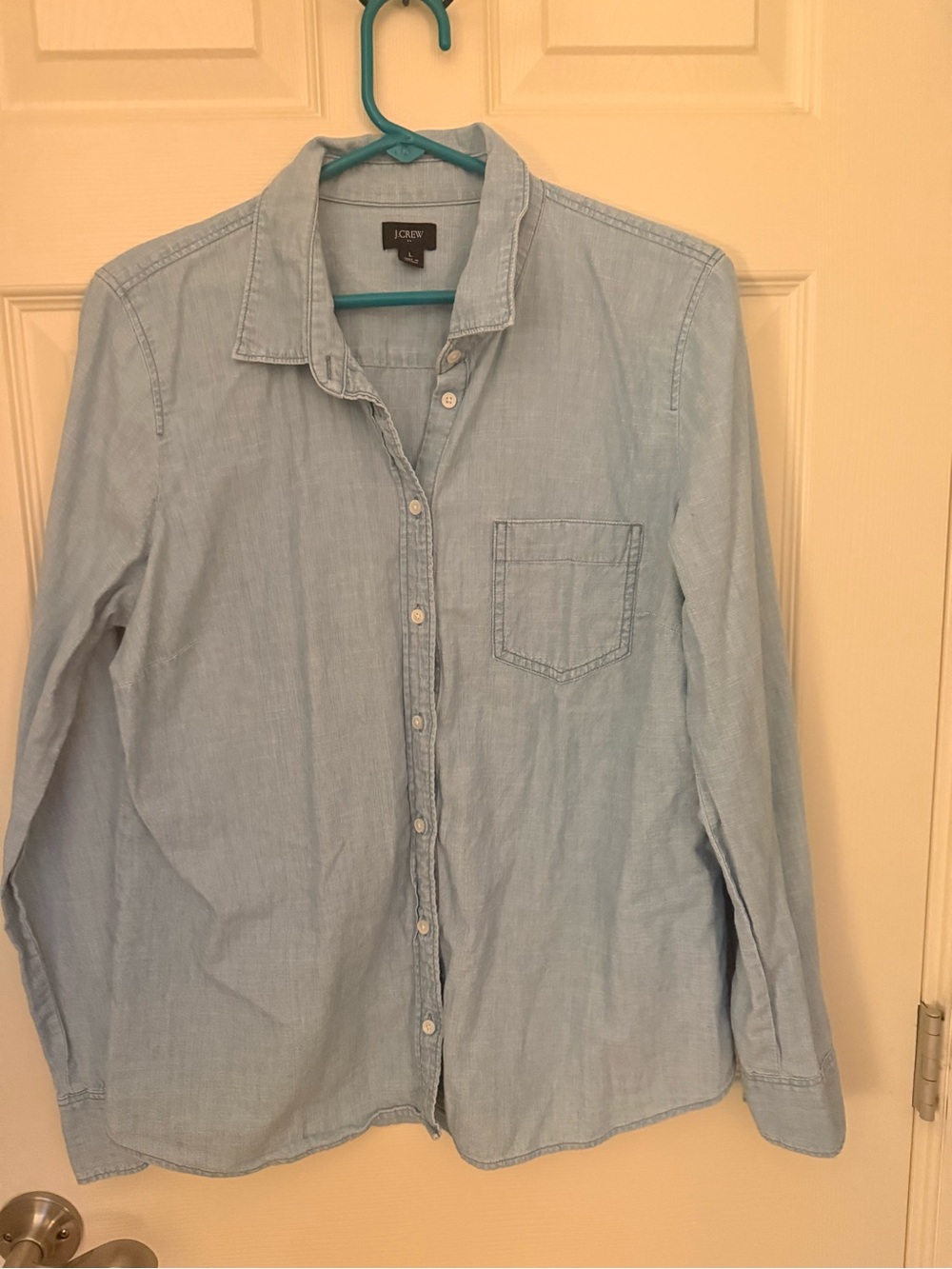 J. Crew Factory Light Chambray Button-Up Shirt in Light Blue. Women’s.